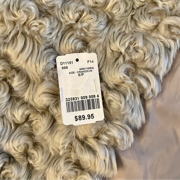 Le Chateau Faux Fur Grey Vest - Picture 11 of 12